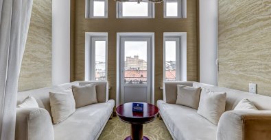 Deluxe room with a bay window