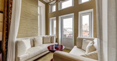Deluxe room with a bay window
